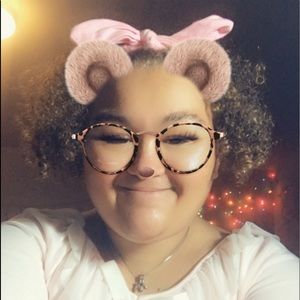 Meet your Posher, Angela